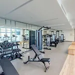 Livbnb - Chic 1Br, Beachfront & Marina Views