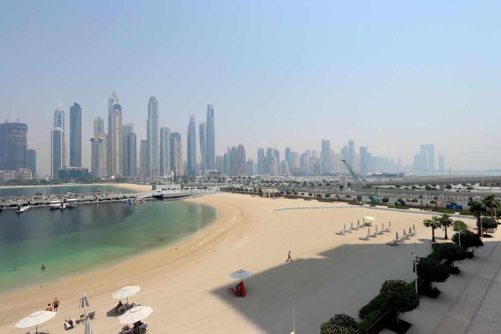 Apartment Livbnb - Chic 1br, Beachfront & Marina Views Dubai