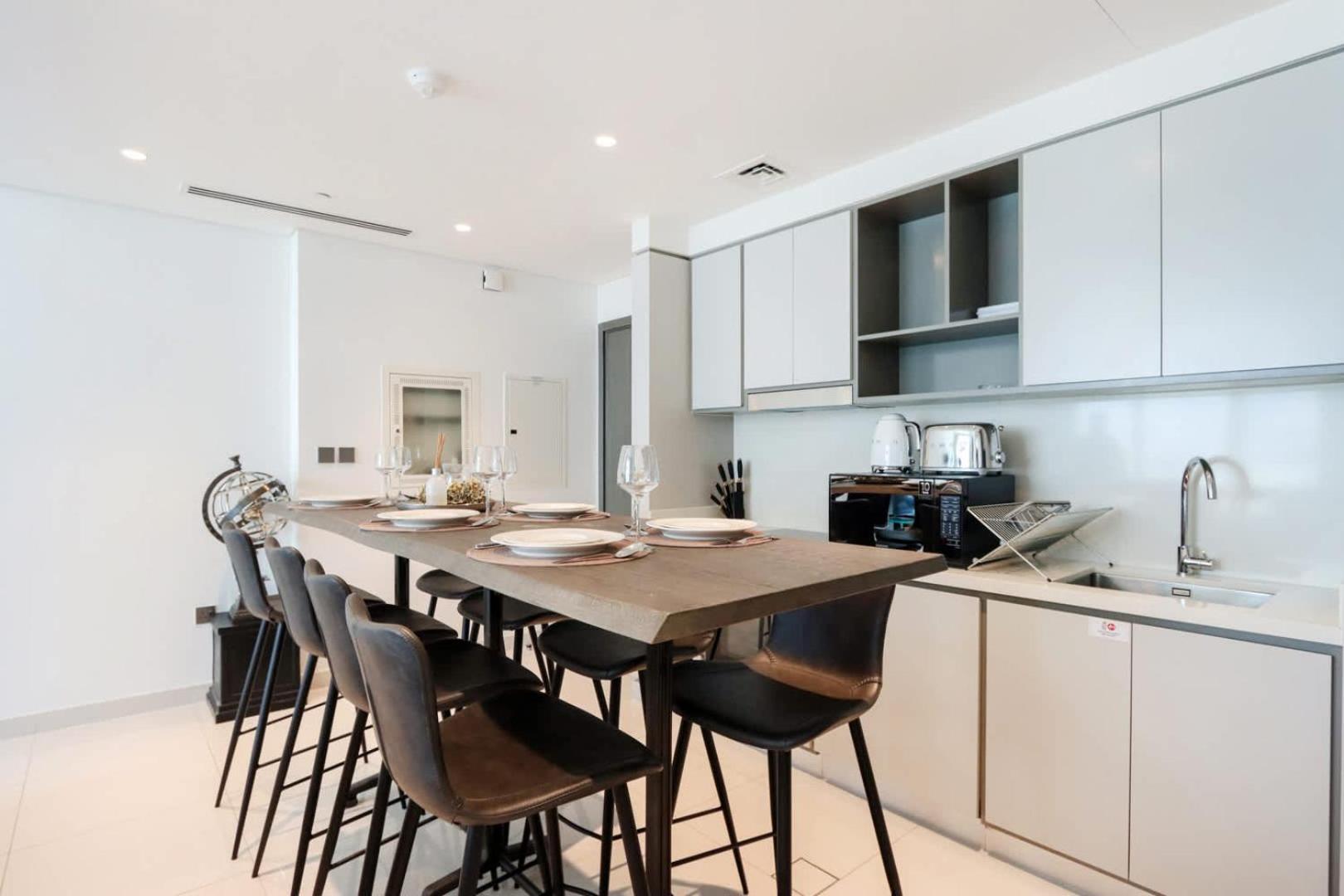 Apartment Livbnb - Chic 1br, Beachfront & Marina Views